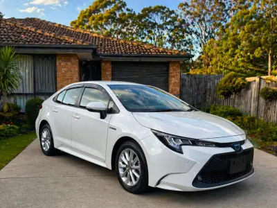 Toyota Corolla Hybrid Sedan 2020